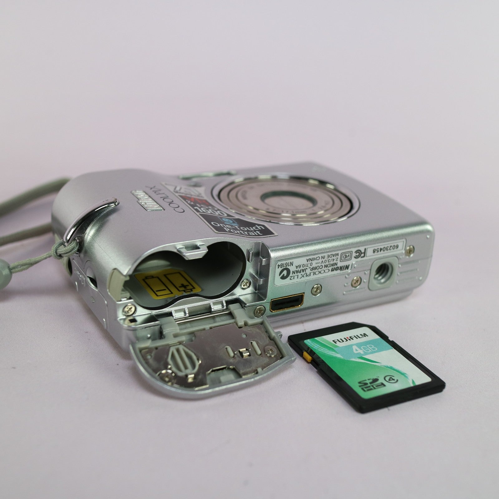 Nikon Digital Camera Coolpix L12 7.1MP Silver Tested
