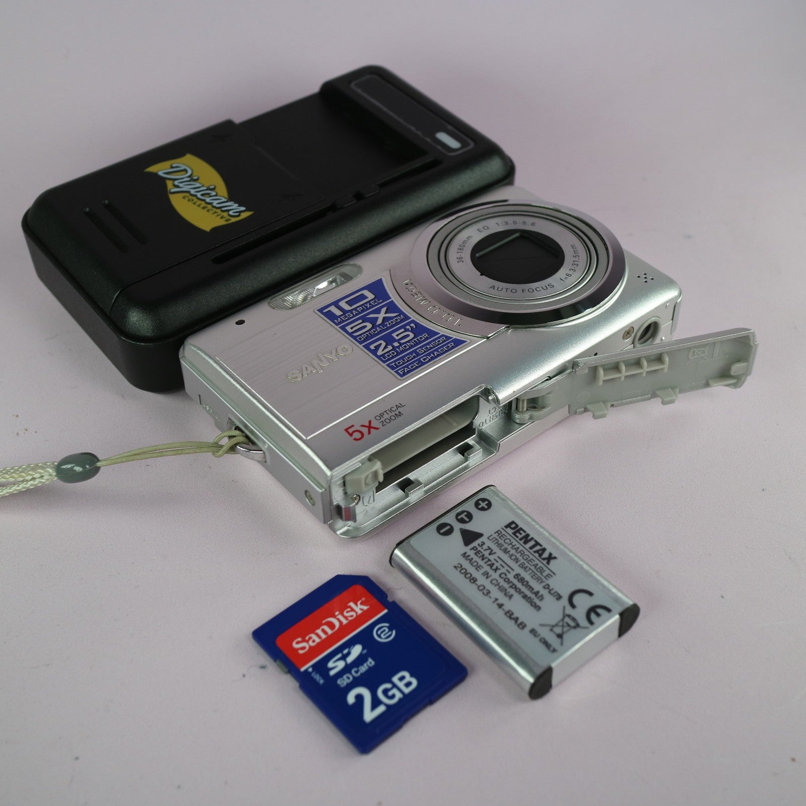 Sanyo VPC-E10 10.0MP Compact Digital Camera Silver Tested Full Working Set