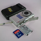 Sanyo VPC-E10 10.0MP Compact Digital Camera Silver Tested Full Working Set