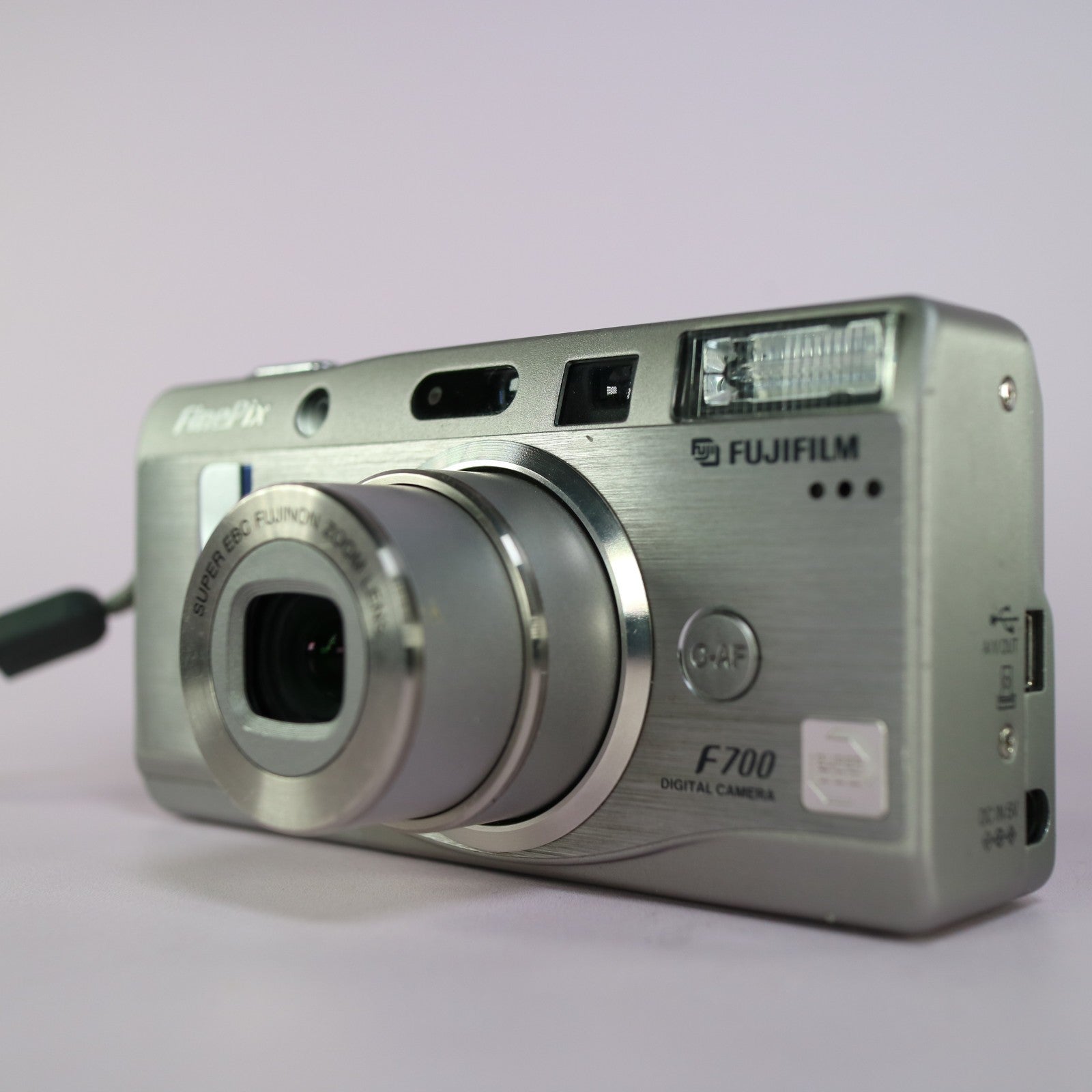 Fujifilm Digital Camera FinePix F700 6.3MP Silver Tested Full Working Set