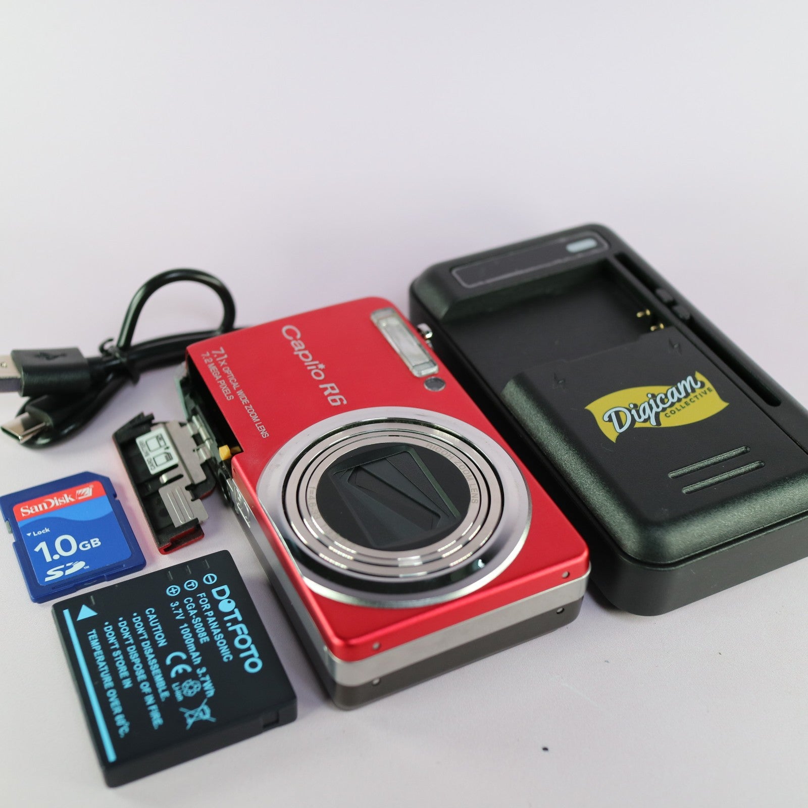 Ricoh Digital Camera Caplio R6 7.2MP Red Tested Full Working Set