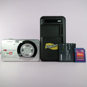 Casio Digital Camera Exilim EX-Z20 8.1MP Silver Tested Full Working Set