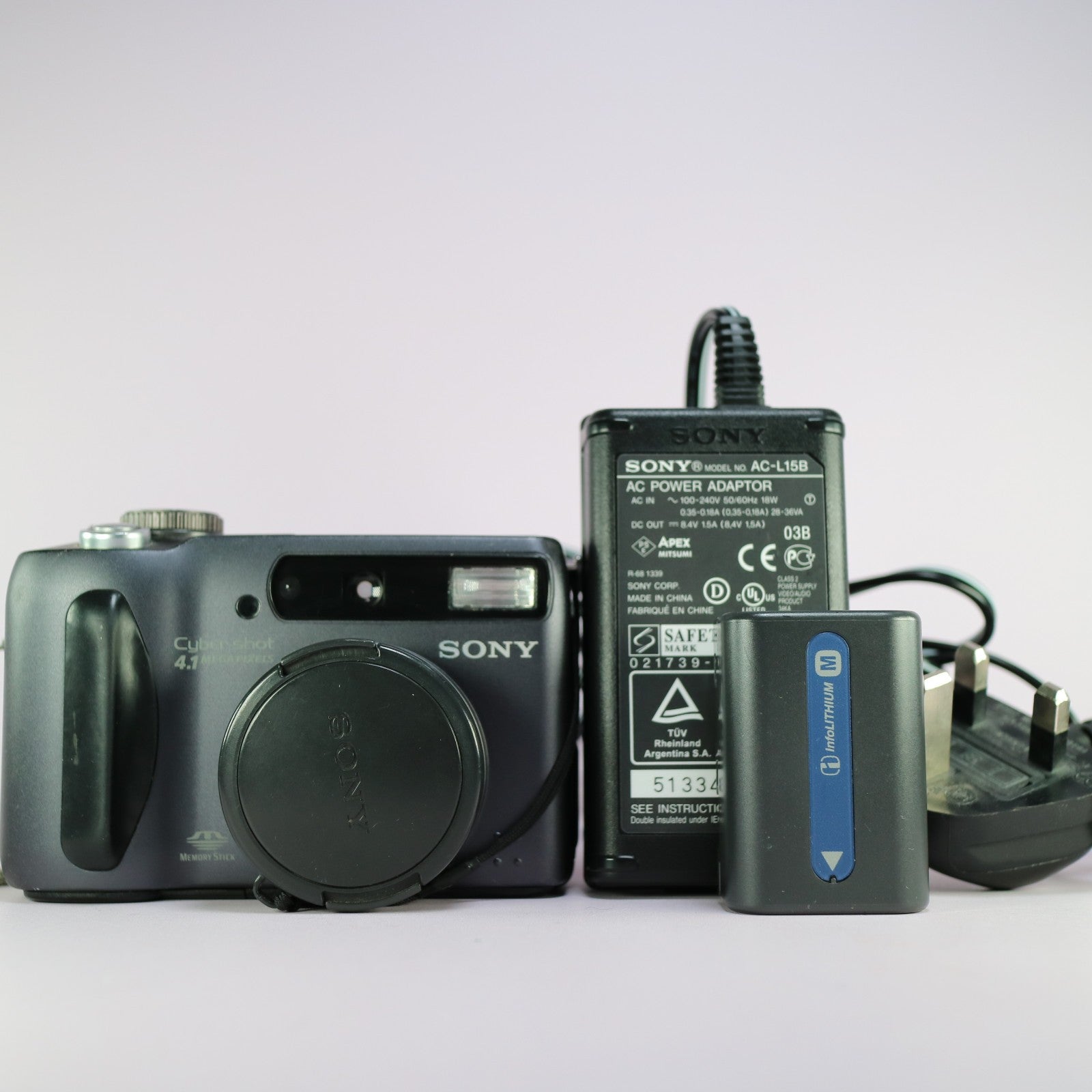 Sony Cybershot DSC-S85 4.1MP Compact Digital Camera Black Tested Full Set