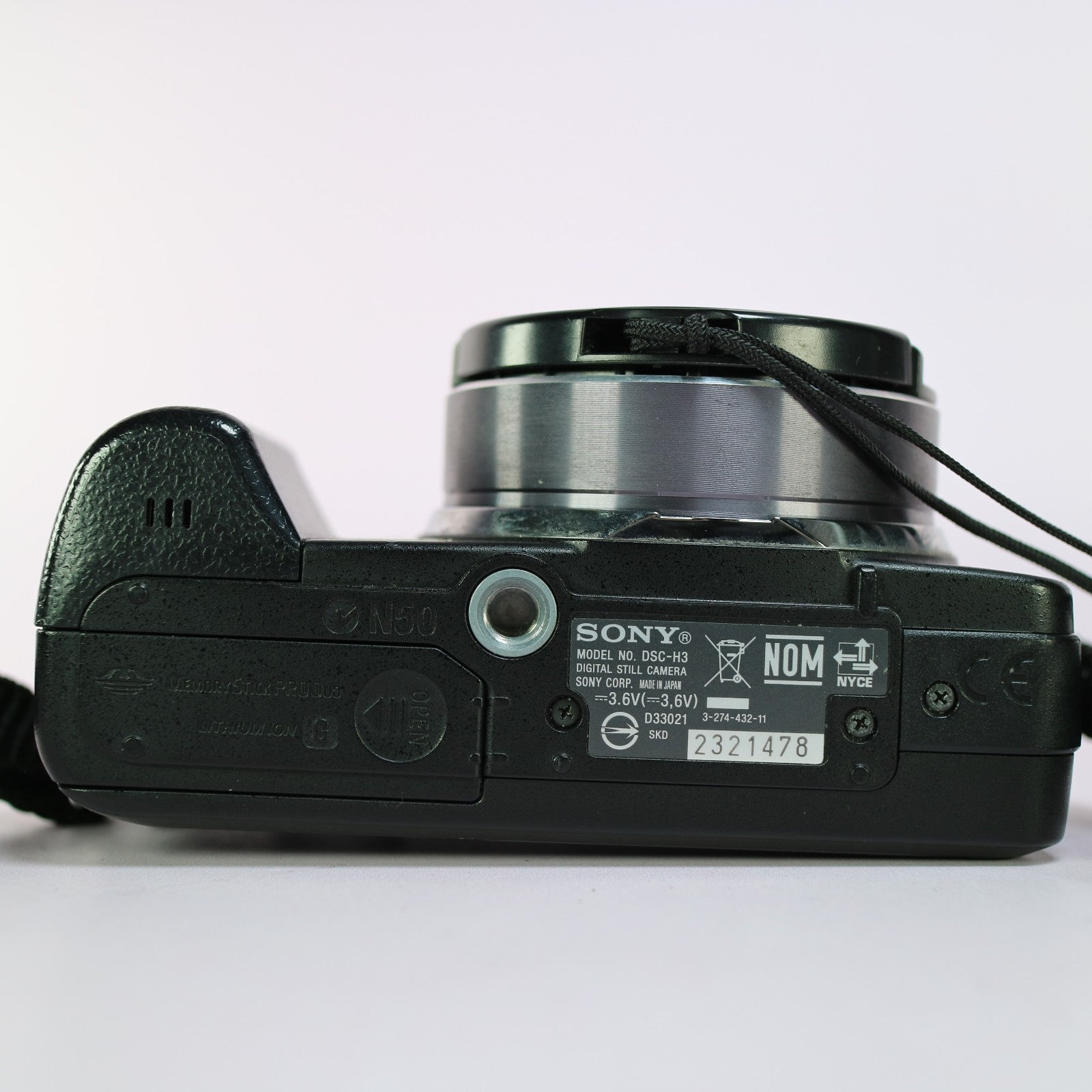 Sony Digital Camera Cybershot DSC-H3 8.1MP Silver Tested Full Working Set