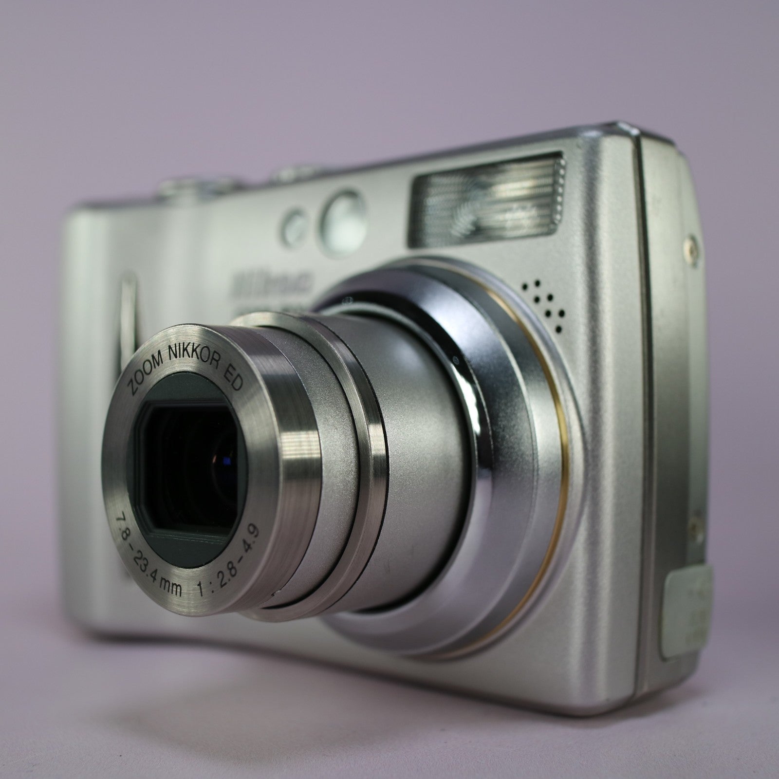 Nikon Digital Camera Coolpix 5200 5.1MP Silver Tested Full Working Set
