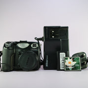 Nikon Digital Camera Coolpix 5000 5.1MP Flip Screen Black Tested Full Set