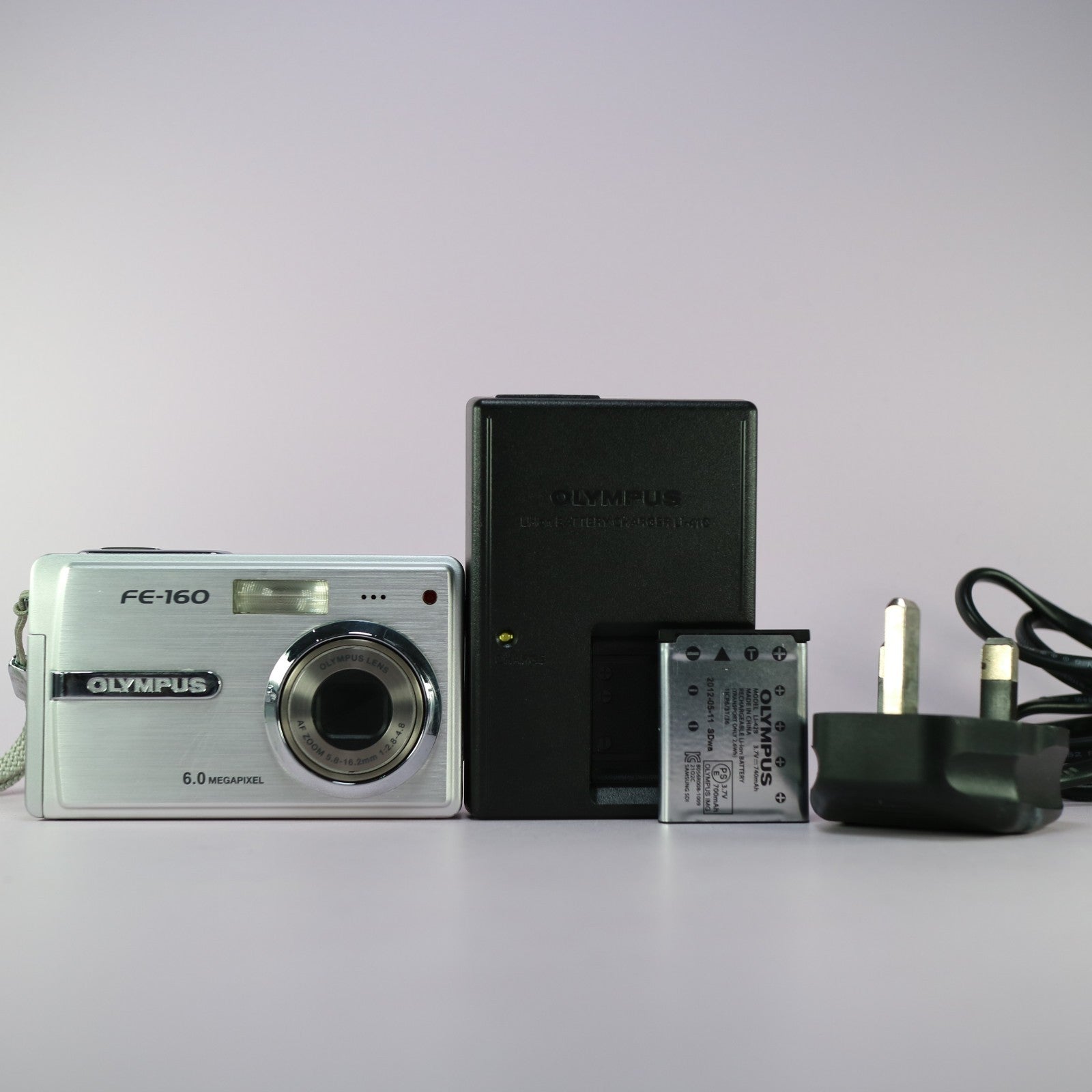 Olympus Digital Camera FE-160 6.0MP Silver Tested Full Set