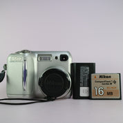 Nikon Digital Camera Coolpix 885 3.2MP Silver Tested