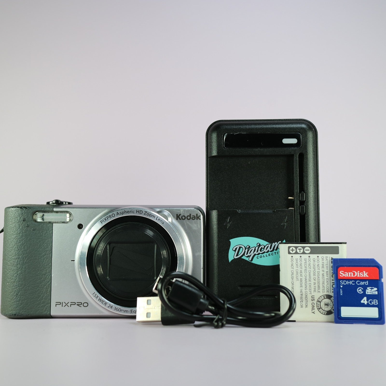 Kodak Digital Camera PixPro FZ151 16.1MP Silver Tested Full Working Set