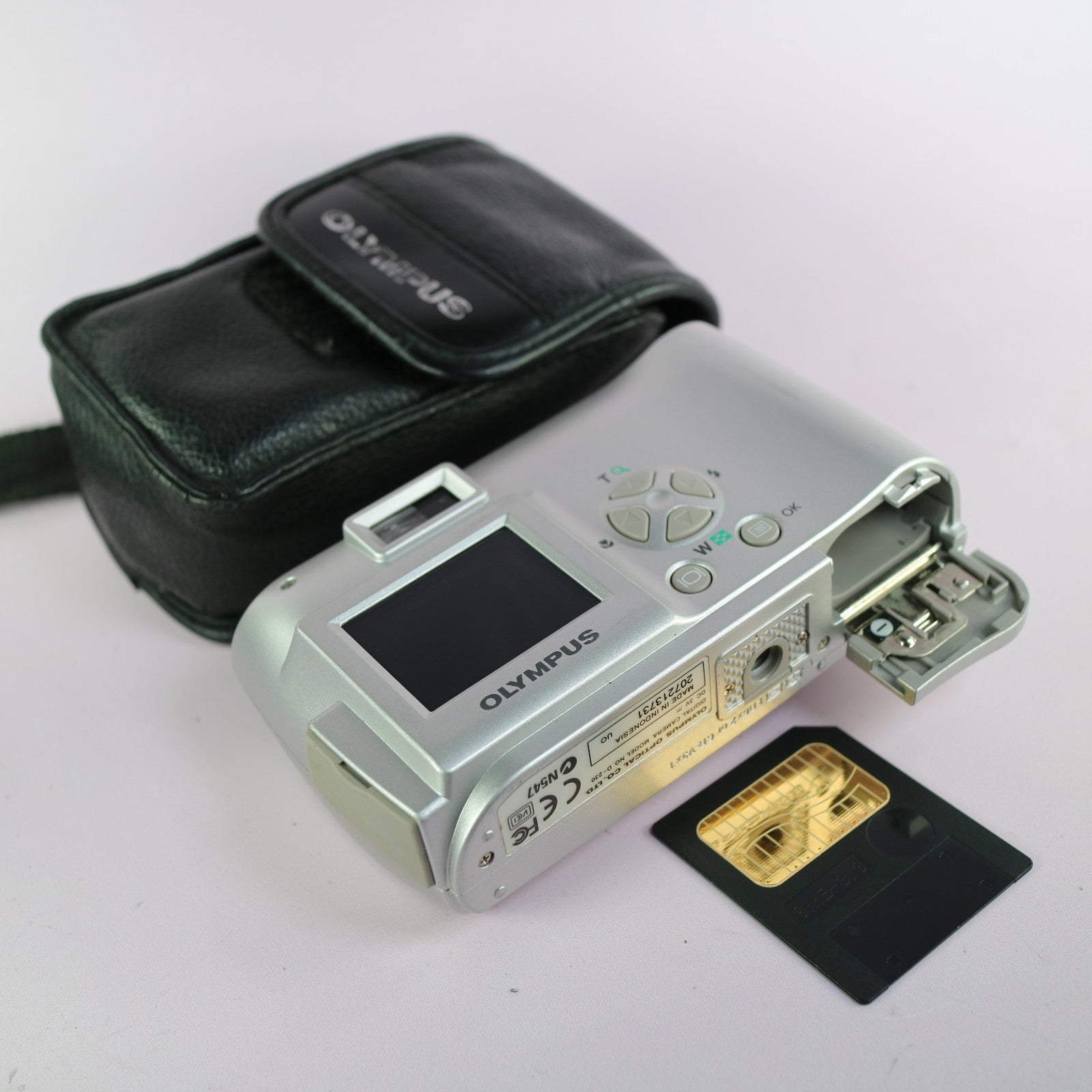 Olympus Digital Camera Camedia Brio D-230 2.0MP Silver Tested With SM Card