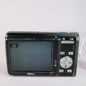 Nikon Digital Camera Coolpix S200 7.1MP Silver Tested Full Working Set