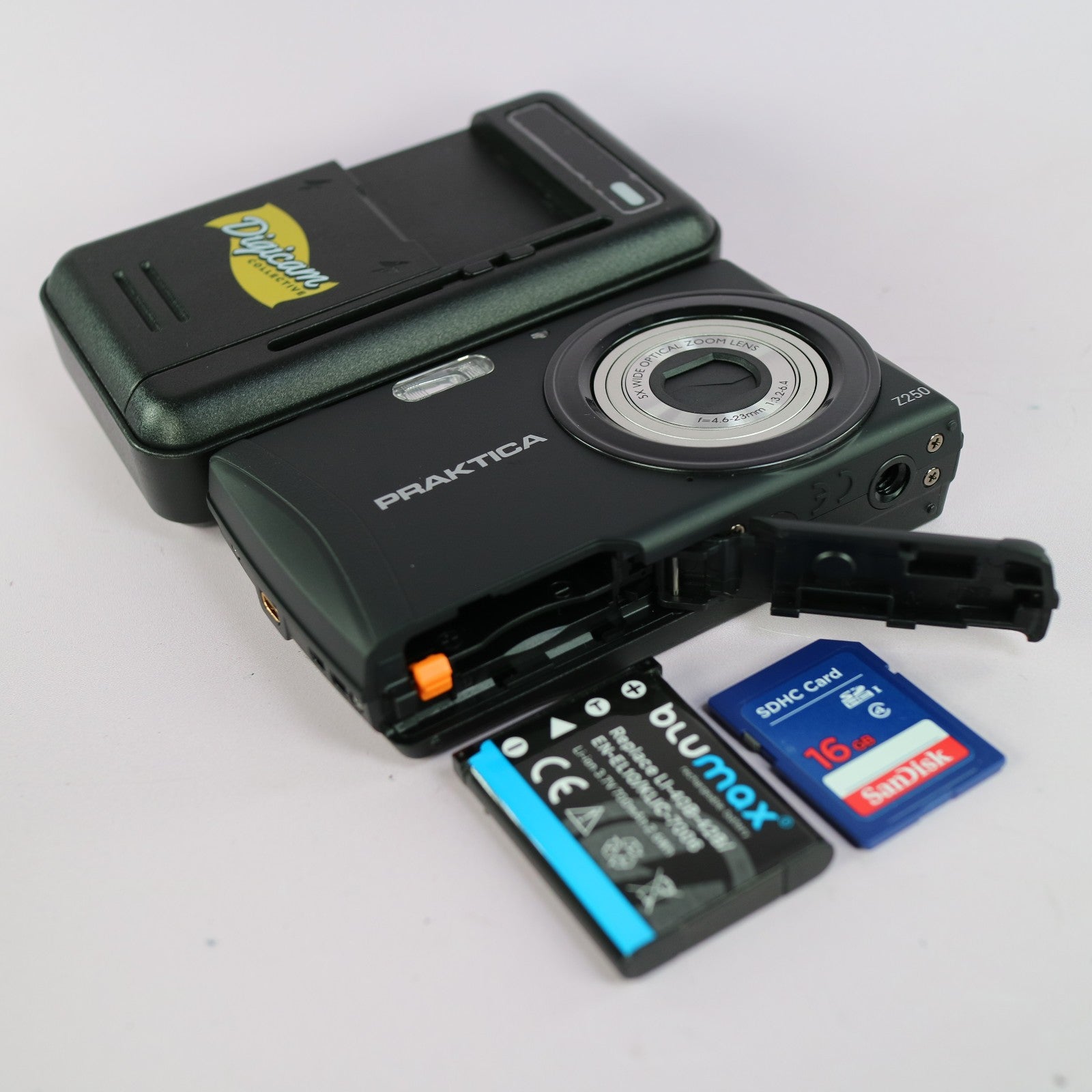 Praktica Luxmedia Z250 20.0MP Digital Camera Black Tested Full Working Set