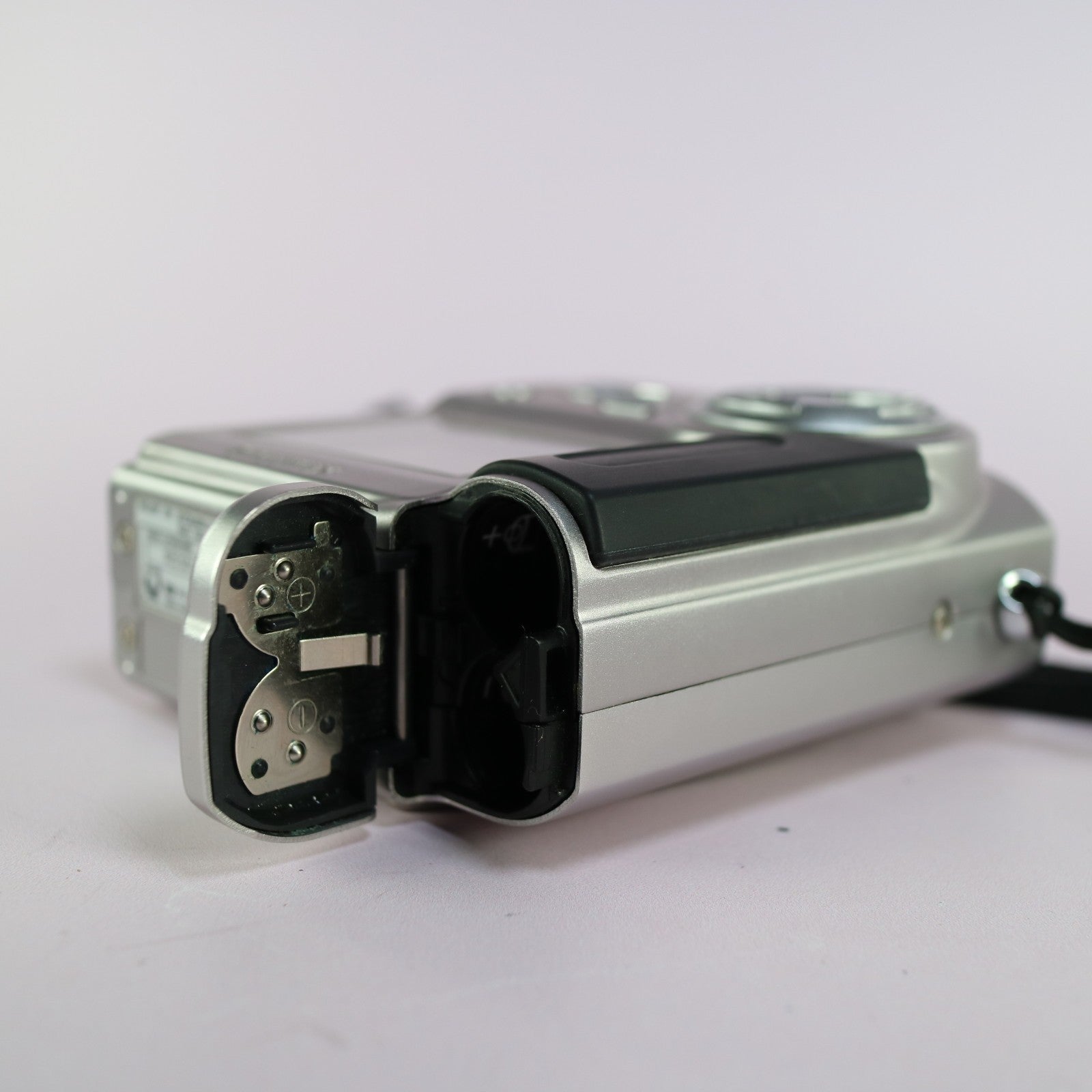 Fujifilm Digital Camera FinePix 4700 Zoom 2.4MP Silver Tested