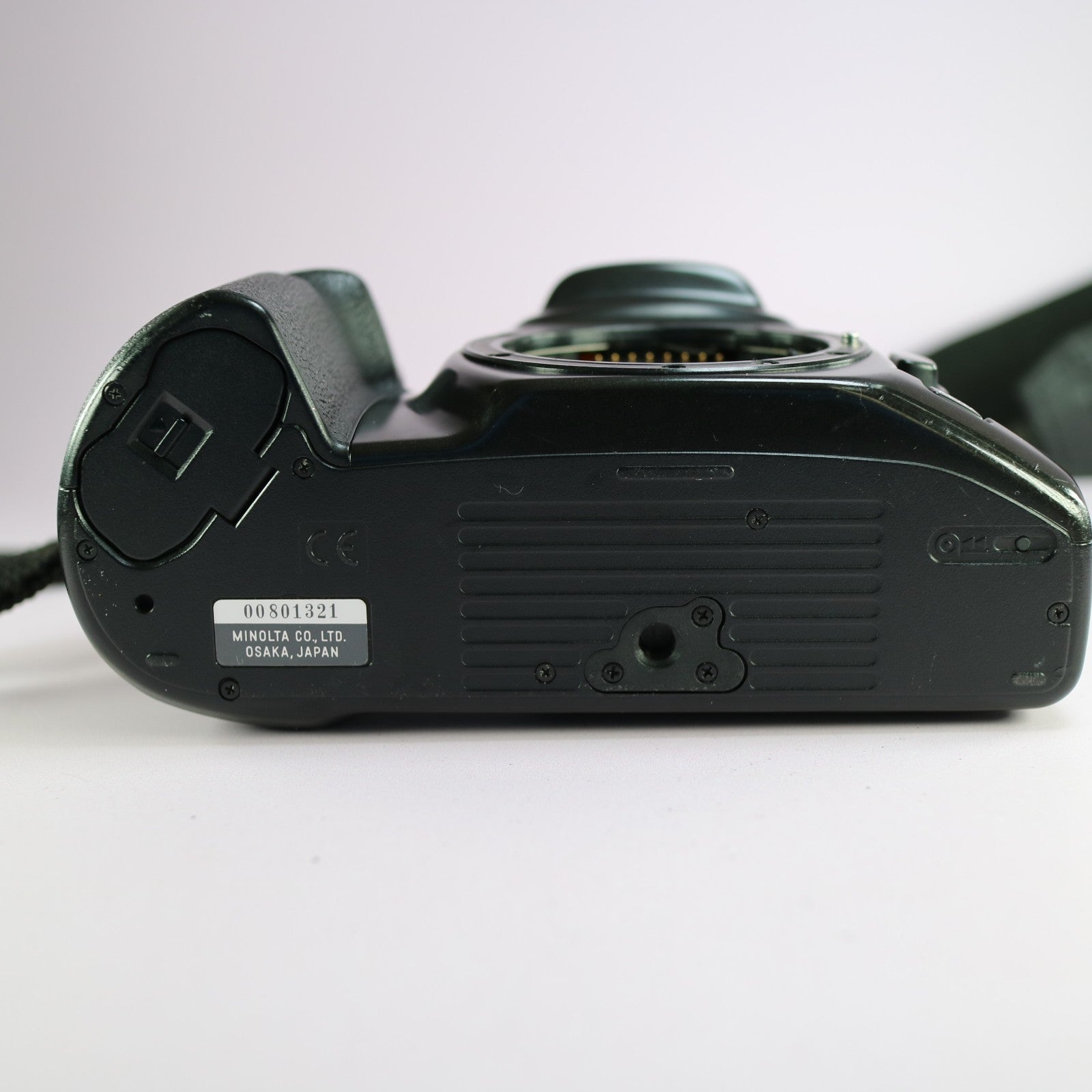 Minolta Dynax 500si 35mm SLR Camera Black w/ Sigma 28-70mm f/3.5-4.5 Lens Tested