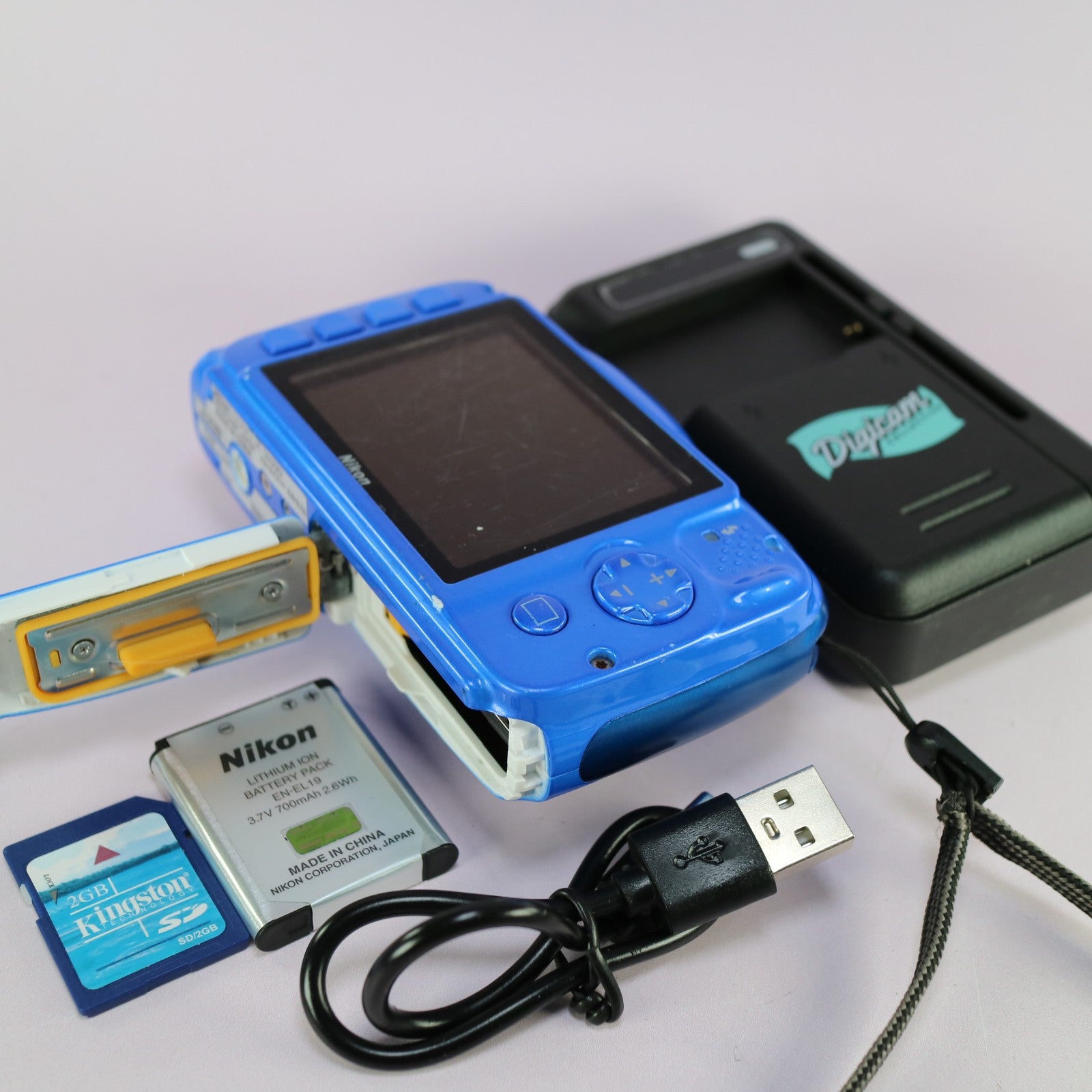 Nikon Digital Camera Coolpix W100 13.2MP Underwater Blue Tested Full Working Set