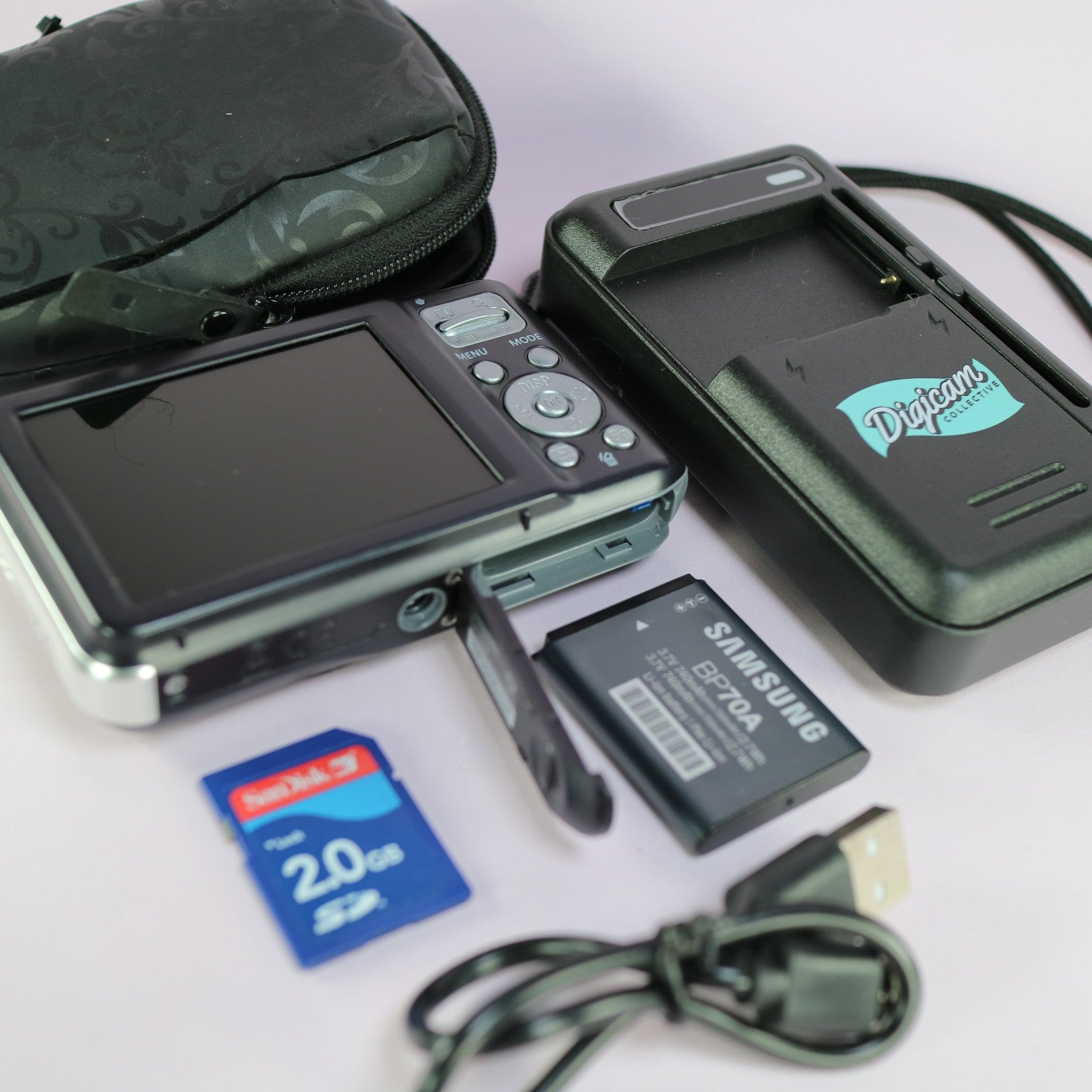 Samsung Digital Camera ES71 12.2MP Black Tested Full Working Set