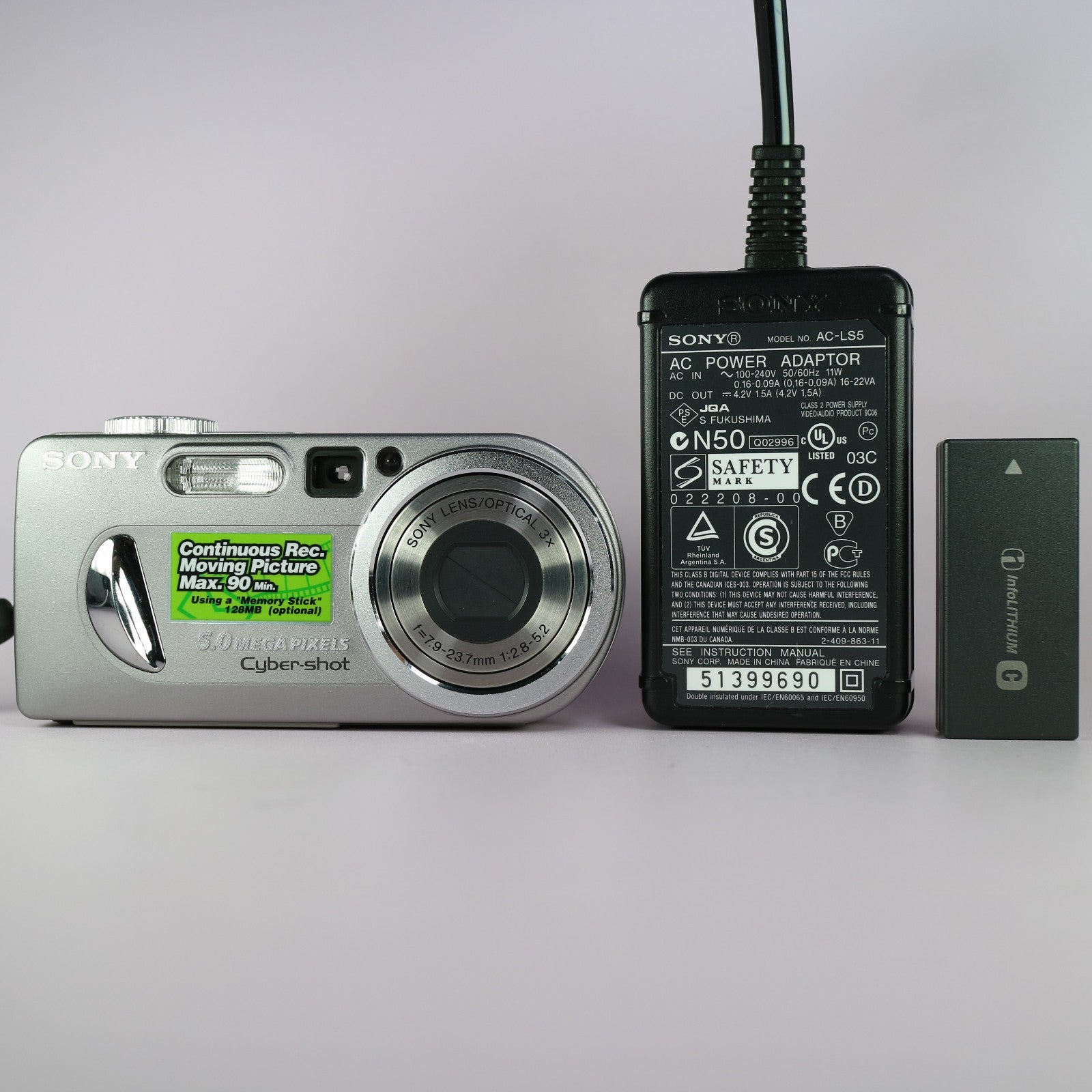 Sony Digital Camera Cybershot DSC-P10 5.0MP Silver Tested w/ Battery and Charger