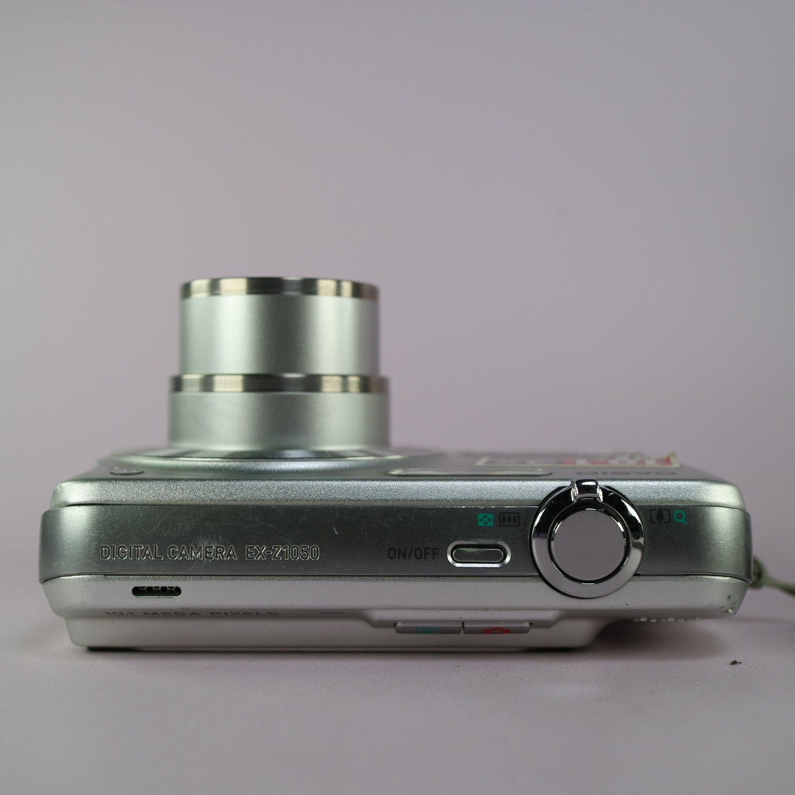 Casio Digital Camera Exilim EX-Z1050 10.1MP Silver Tested Full Working Set