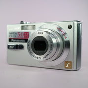 Panasonic Digital Camera Lumix DMC-FX7 5.0MP Silver Tested Full Working Set