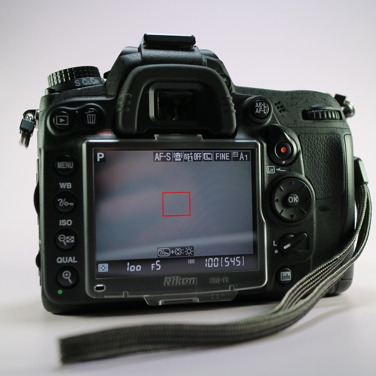 Nikon DSLR D7000 16.2MP Black w/ DX 18-105mm f/3.5-5.6 SWM Tested 584 Actuations