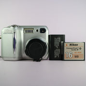 Nikon Digital Camera Coolpix 885 3.2MP Silver Tested