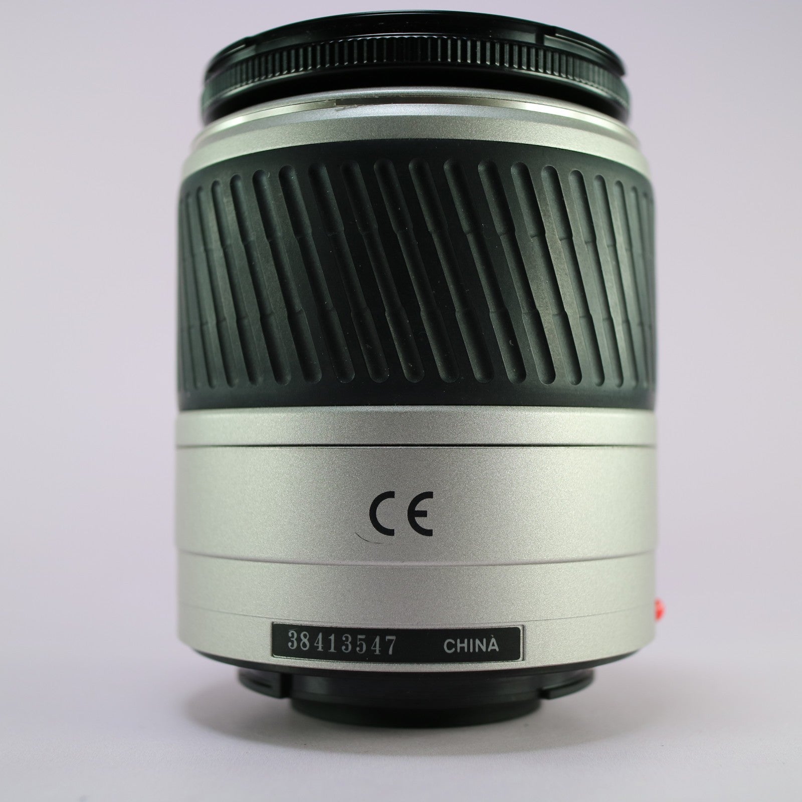 Minolta AF 28-100mm f/3.5-5.6 D Zoom Lens Minolta / Sony Mount w/ Lens Hood