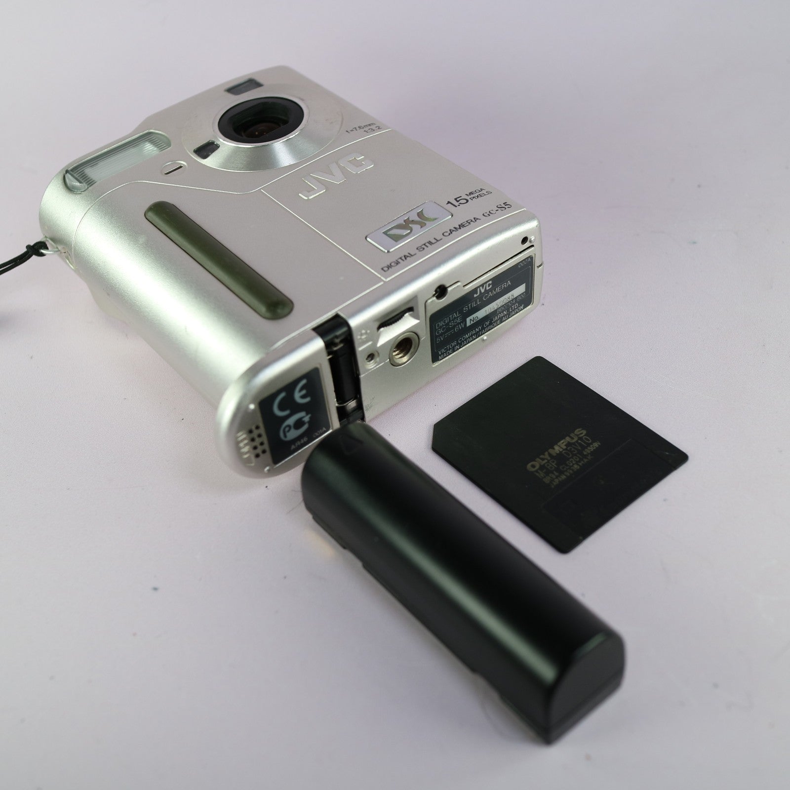 JVC GC-S5 1.5MP Compact Digital Camera Silver Tested w/ Battery and SMC