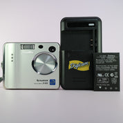 Fujifilm Digital Camera FinePix F410 3.1MP Silver Tested Full Set