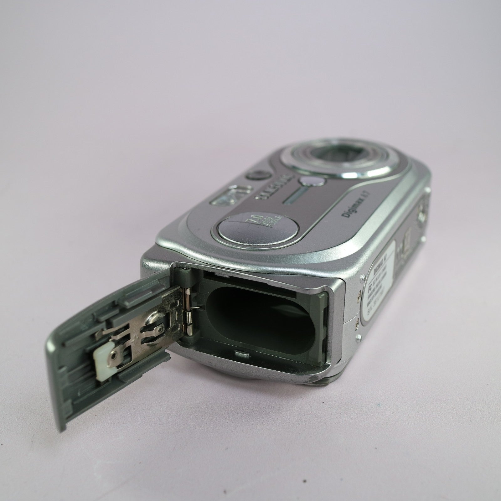 Samsung Digimax A7 7.0MP Compact Digital Camera Silver Tested