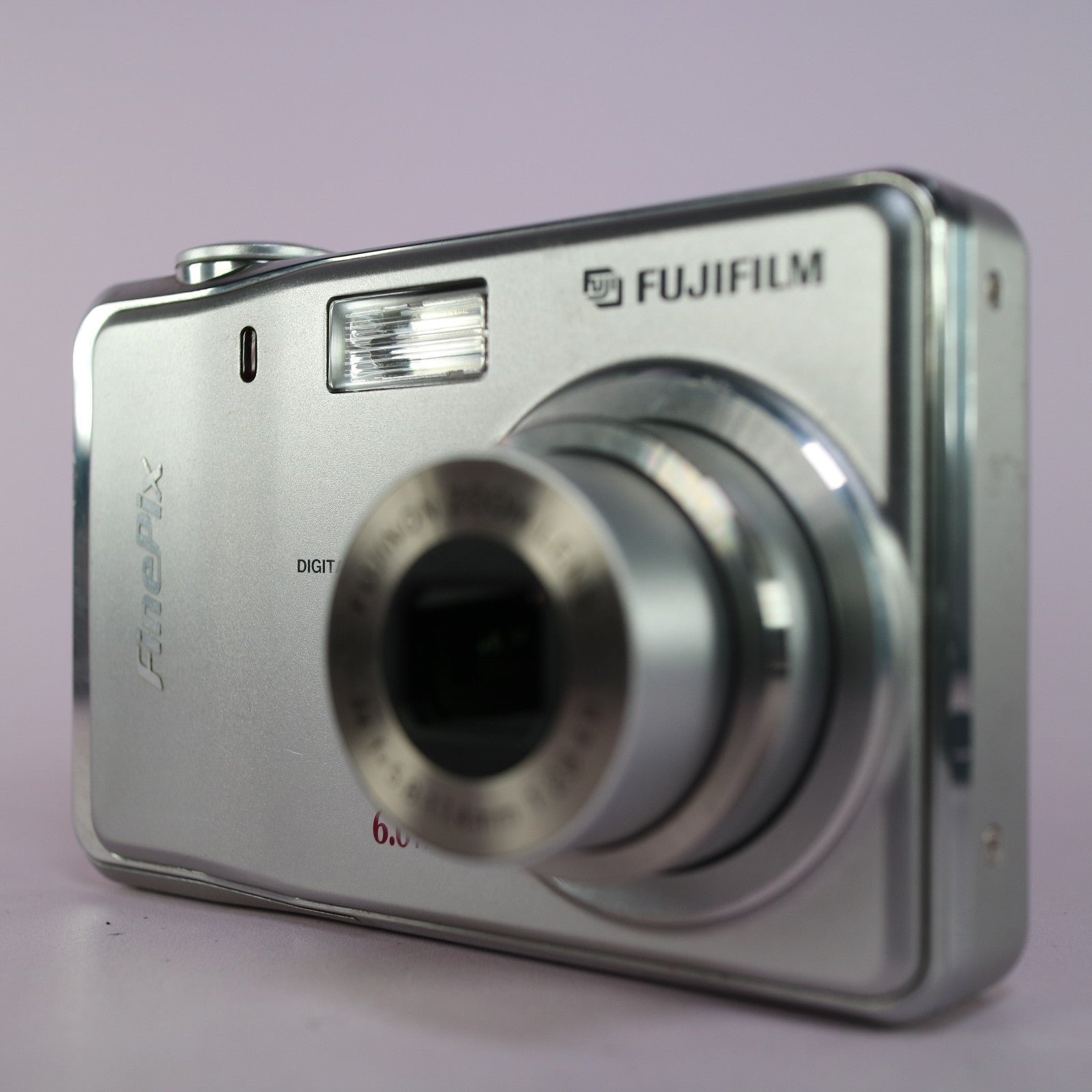 Fujifilm Digital Camera FinePix F470 6.0MP Silver Tested Full Set