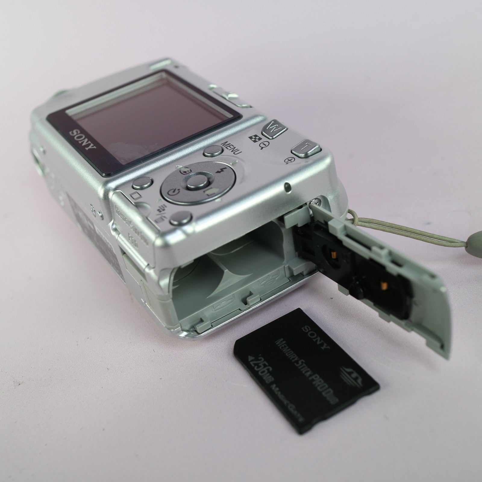 Sony Digital Camera Cybershot DSC-S600 6.0MP Silver Tested