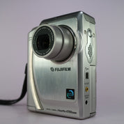 Fujifilm Digital Camera FinePix 4700 Zoom 2.4MP Silver Tested
