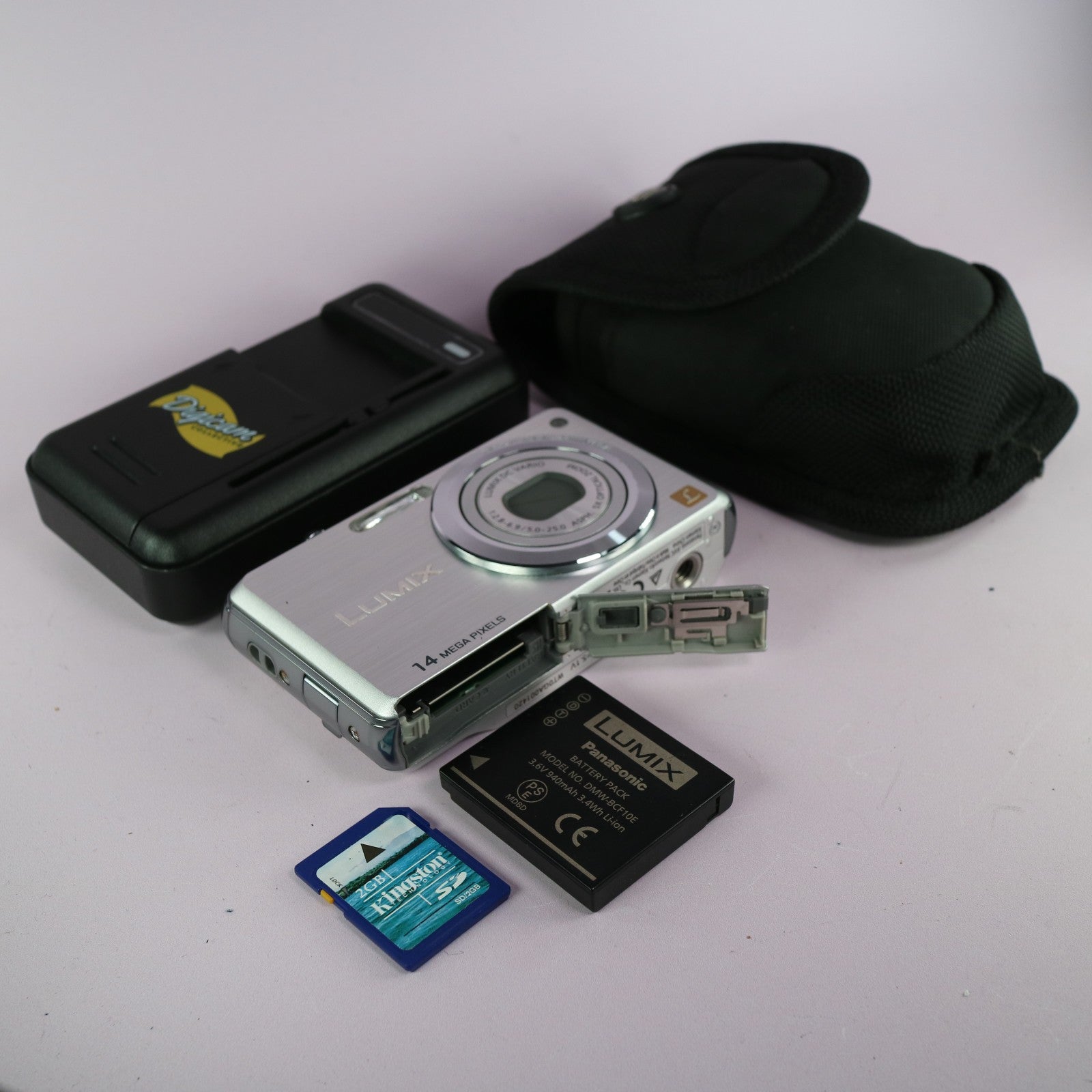 Panasonic Digital Camera Lumix DMC-FS11 14.1MP Silver Tested Full Working Set