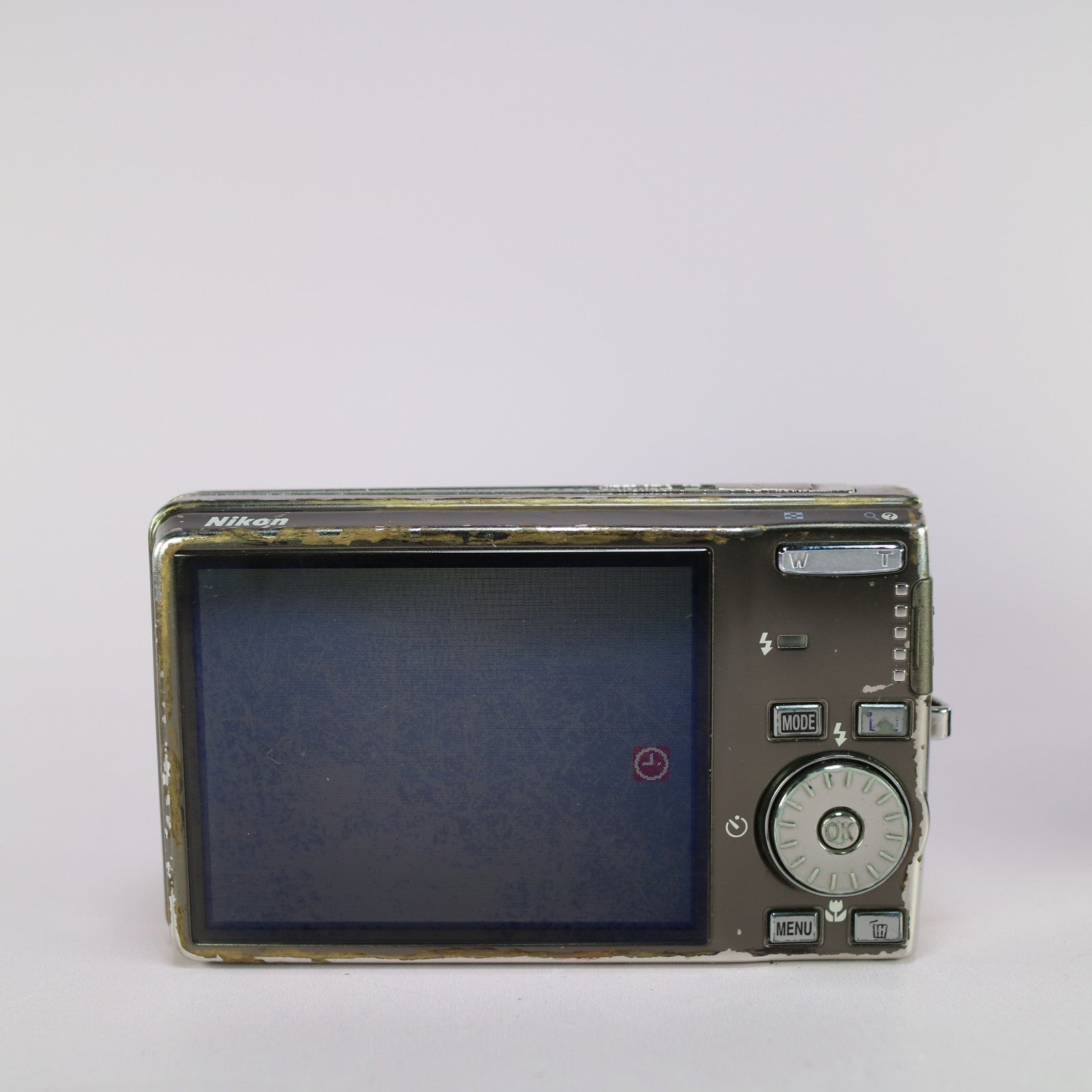 Nikon Digital Camera Coolpix S600 10.0MP Silver Tested Full Working Set