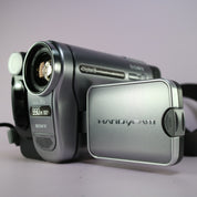 Sony Handycam DCR-TRV285E Handheld Digital8 8mm Camcorder Silver Tested Full Set