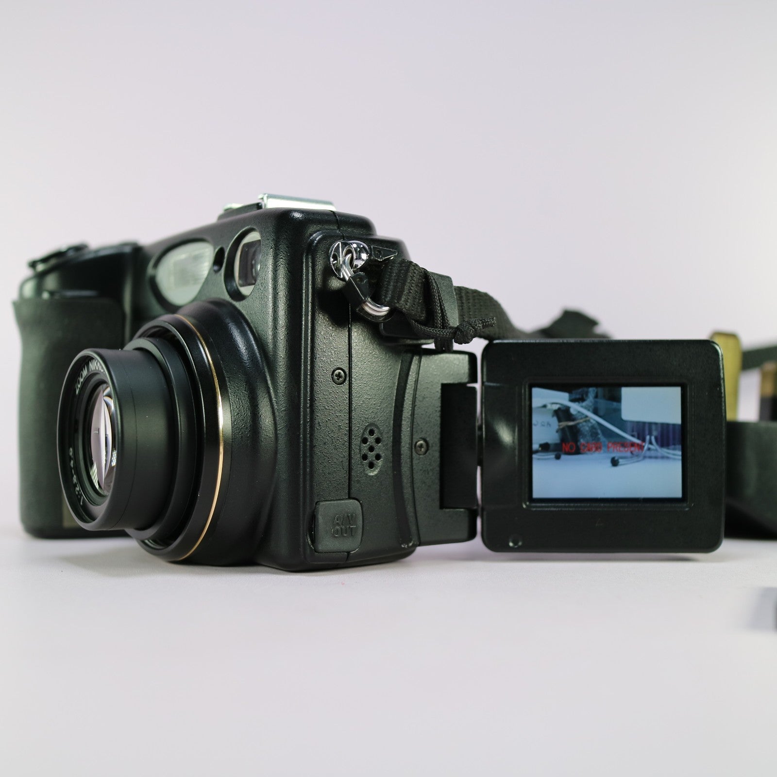 Nikon Digital Camera Coolpix 5400 5.1MP Flip Screen Black Tested Full Set