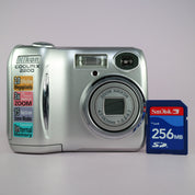 Nikon Digital Camera Coolpix 2200 2.0MP Silver Tested