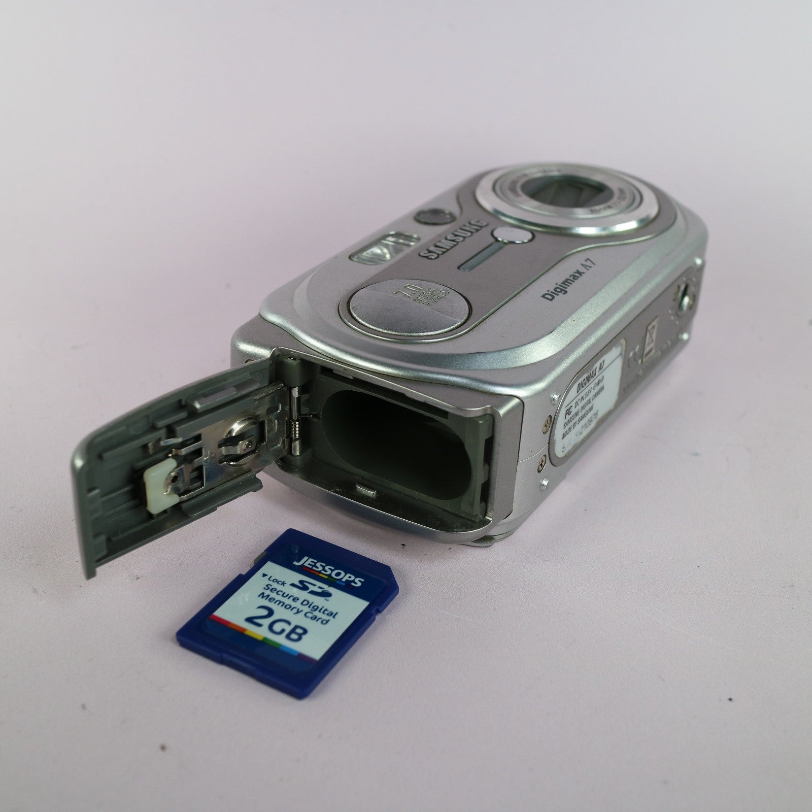 Samsung Digimax A7 7.0MP Compact Digital Camera Silver Tested