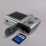 Samsung Digimax D85 8.2MP Compact Digital Camera Silver Tested