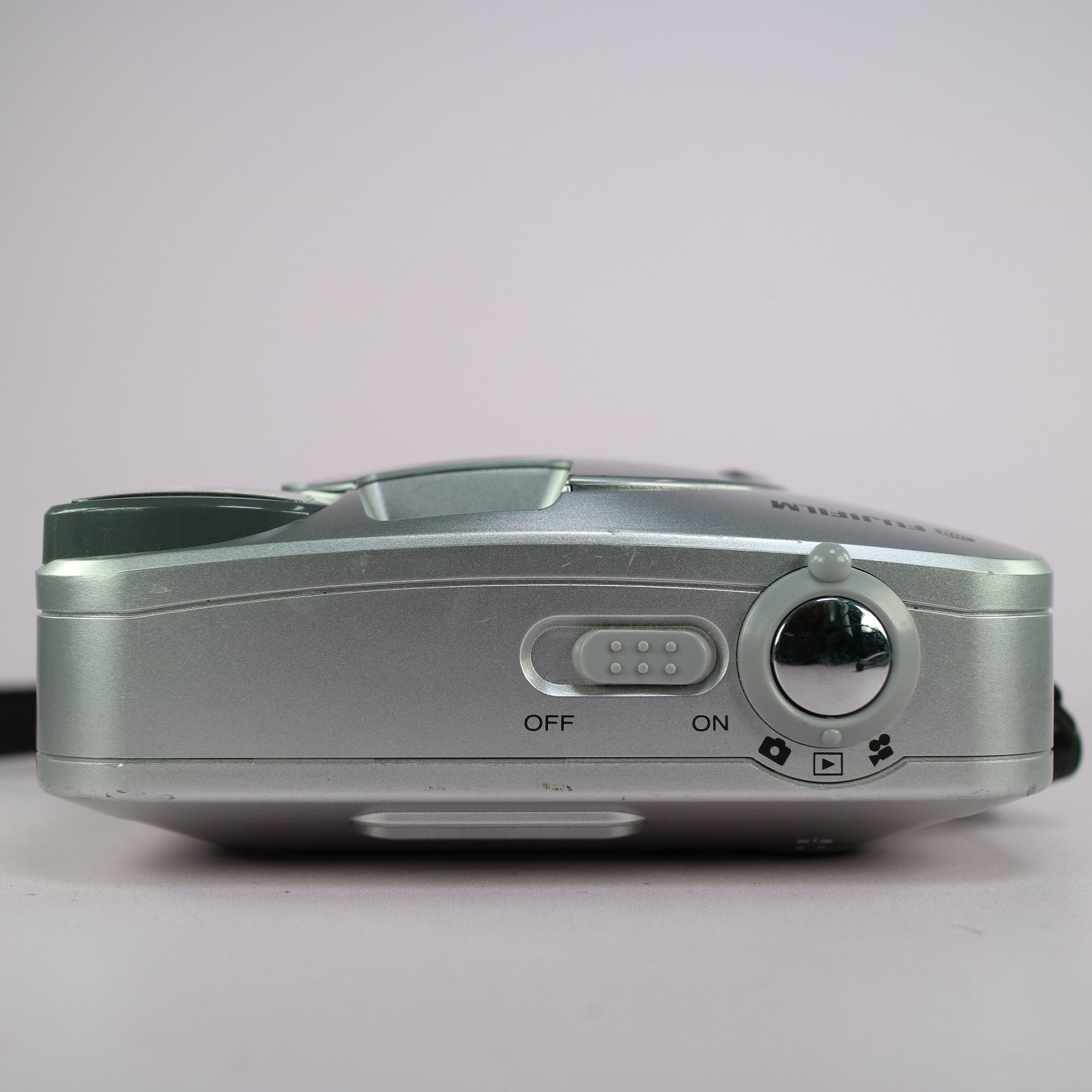 Fujifilm FinePix A403 2.1MP Compact Digital Camera Silver Tested With xD Card