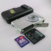 Panasonic Digital Camera Lumix DMC-FS16 14.1MP Silver Tested Full Working Set