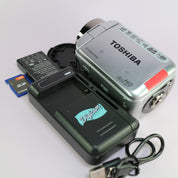 Toshiba Camileo X100 Compact Handheld HD Video Camcorder Silver Tested Full Set
