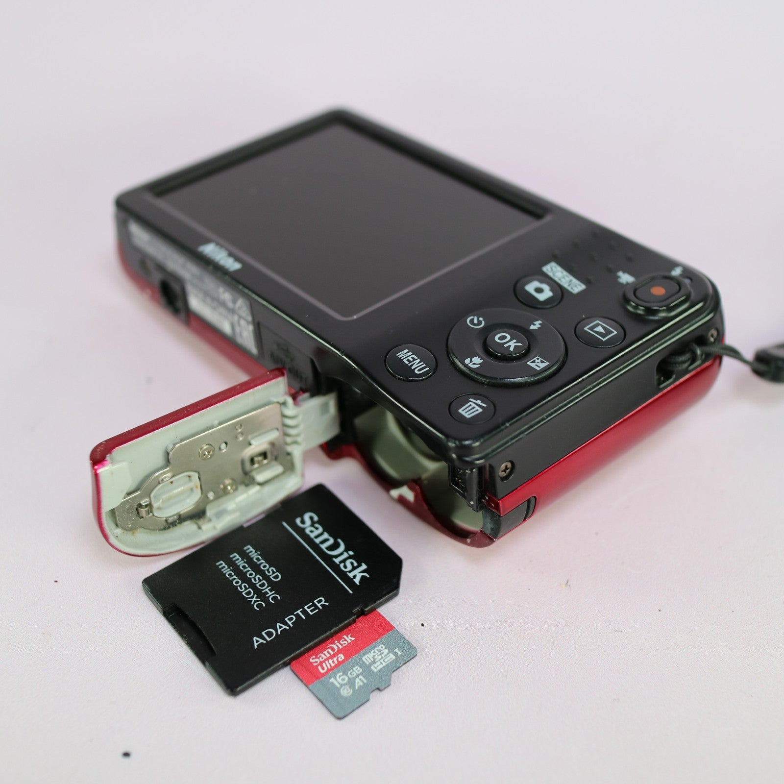 Nikon Digital Camera Coolpix A10 16.1MP Red Tested