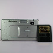 Sanyo Digital Camera VPC-G250 0.4MP Silver Tested w/ Smartmedia card