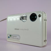 Nikon Digital Camera Coolpix S1 5.1MP White Tested Full Working Set