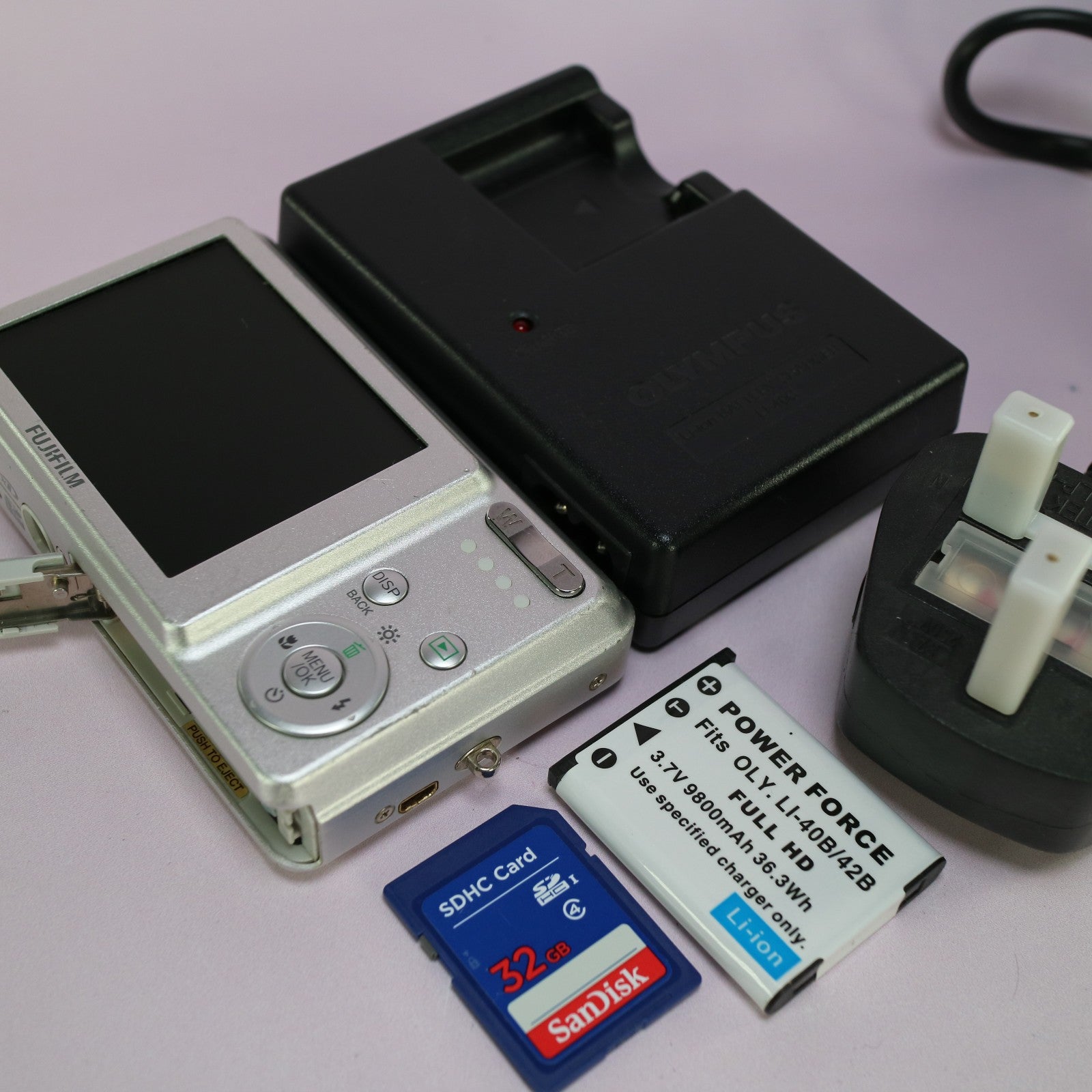 Fujifilm Digital Camera FinePix J10 8.2MP Silver Tested Full Working Set