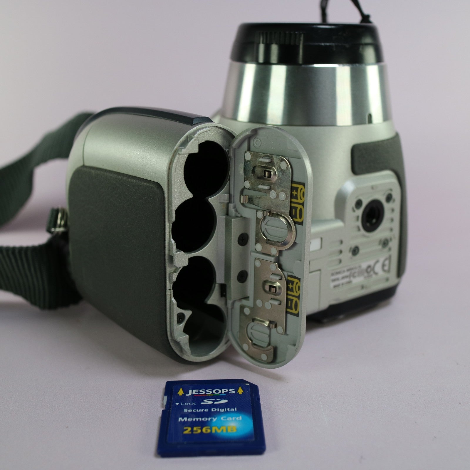 Minolta Digital Bridge Camera Dimage Z5 5.0MP Silver Tested
