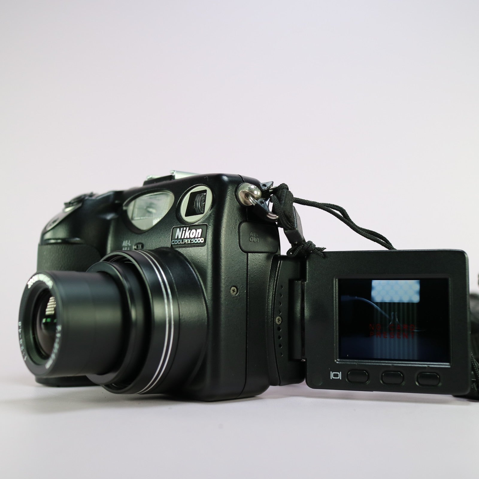 Nikon Digital Camera Coolpix 5000 5.1MP Flip Screen Black Tested