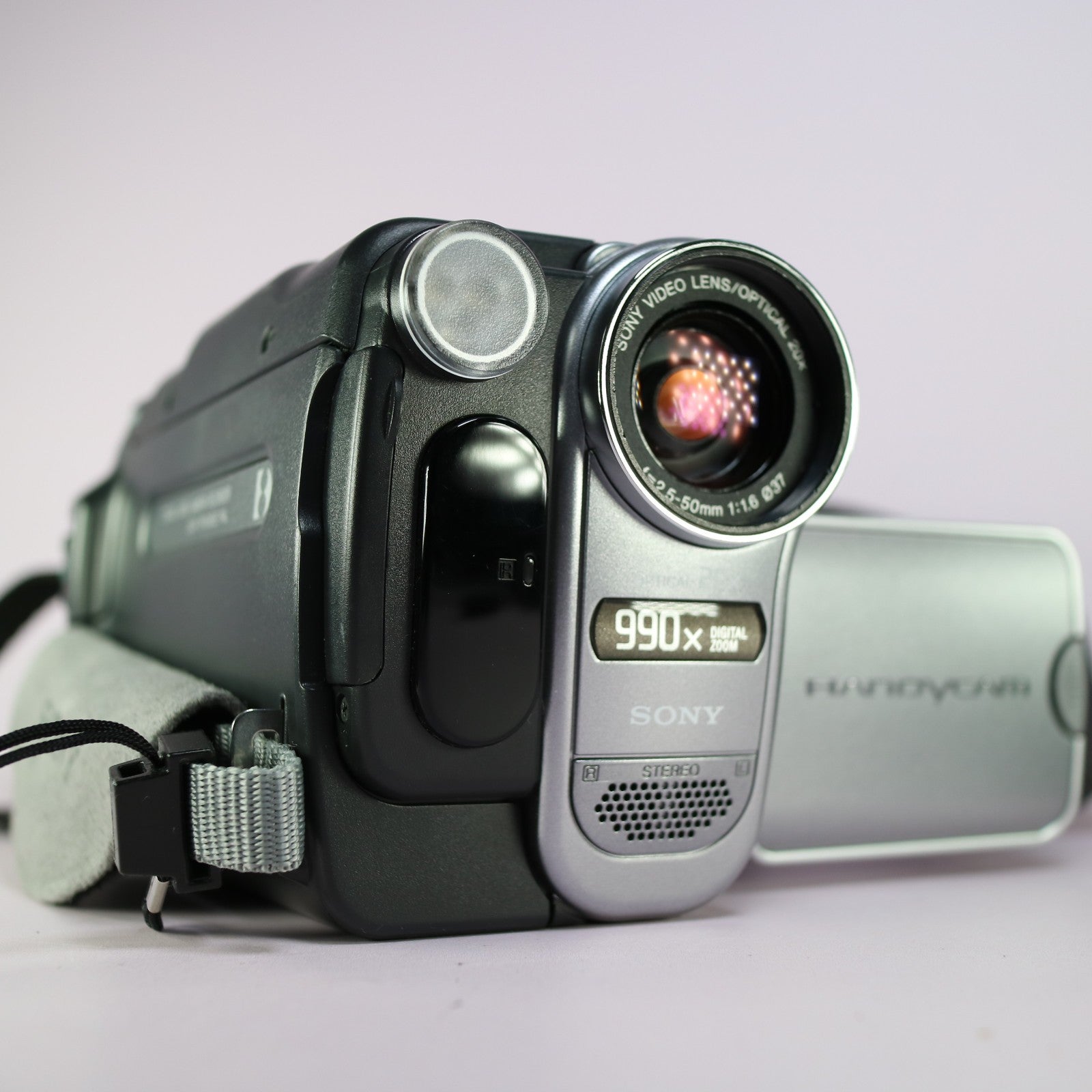Sony Handycam DCR-TRV285E Handheld Digital8 8mm Camcorder Silver Tested Full Set