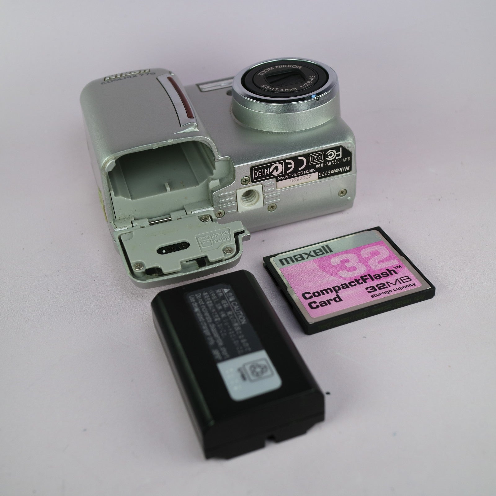 Nikon Digital Camera Coolpix 775 2.1MP Silver Tested